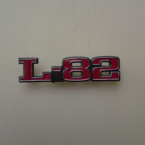75--79 Emblem , Hood "L-82" pr