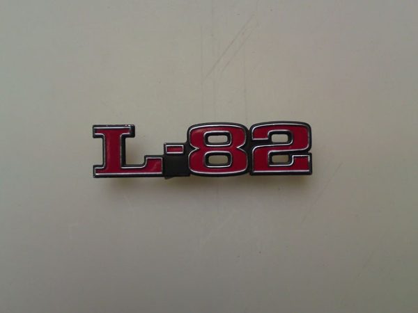 75--79 Emblem , Hood "L-82" pr