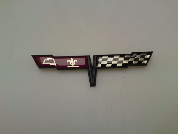 81 Emblem , Gas Door ( Black Edge )