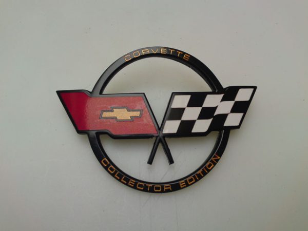82 Emblem , Front "Collectors Series