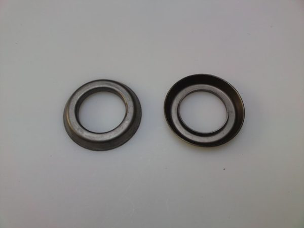 63--82 Deflector , Wheel Spindle Flange Rear , ea