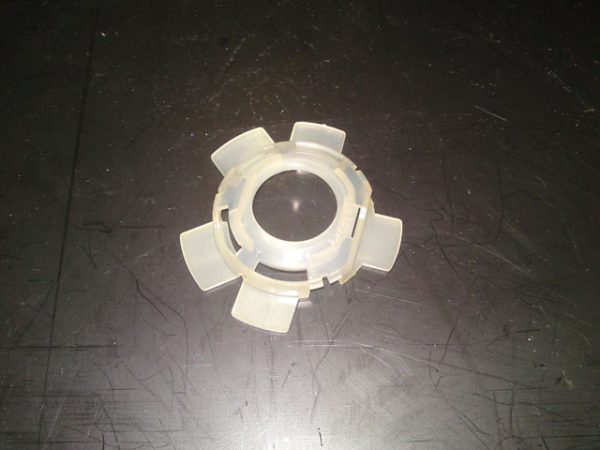 70--82 Horn Contact , Retainer