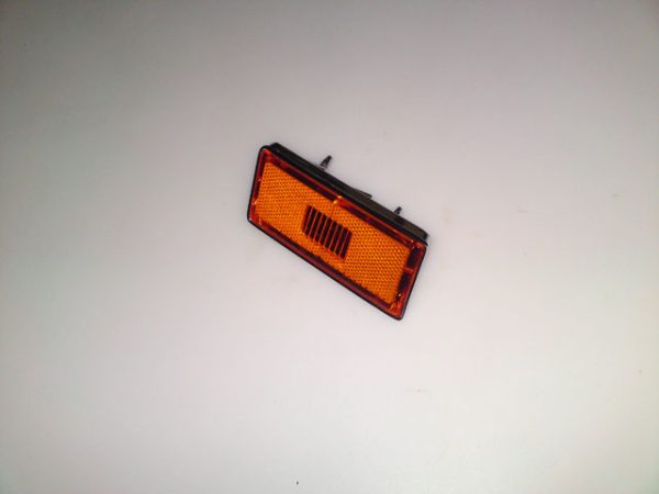 73--74E Lamp , Side Marker Front RIGHT ( die cast Housing )
