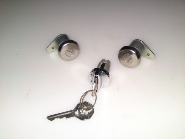 59--62 Ignition / Doors w/ Keys and Pawls