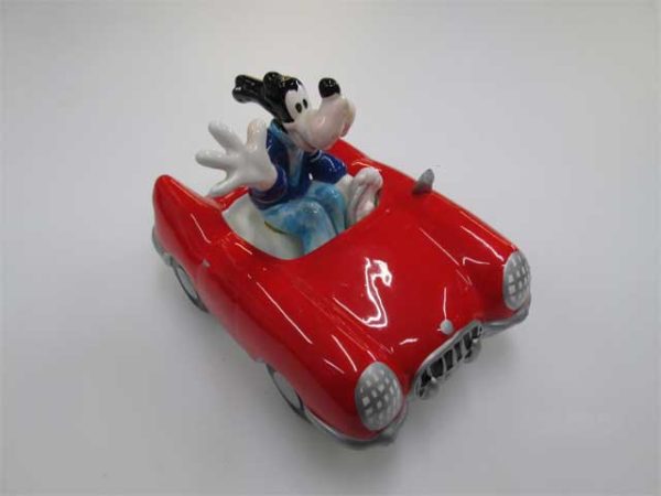Goofy in corvette